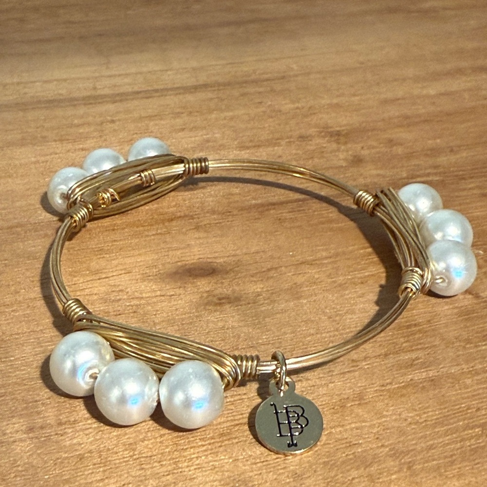 Bourbon and Boweties Pearl bracelet